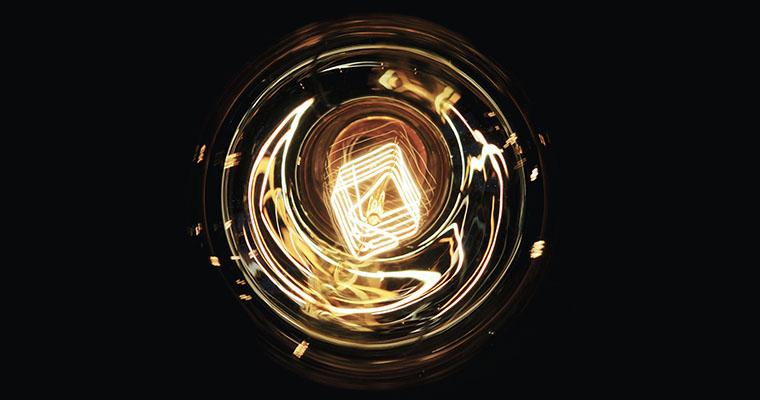 Die Glühbirne ist an